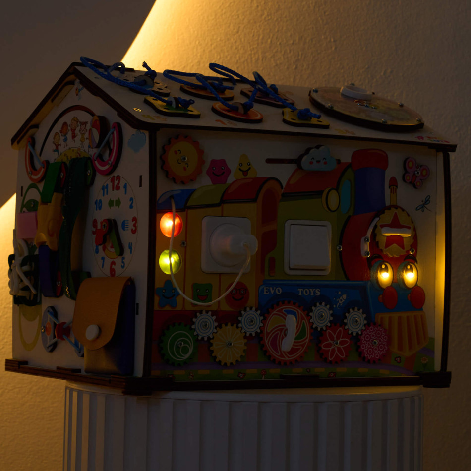 Бизиборд домик Смайлики на паровозике 29х35 см со светом
